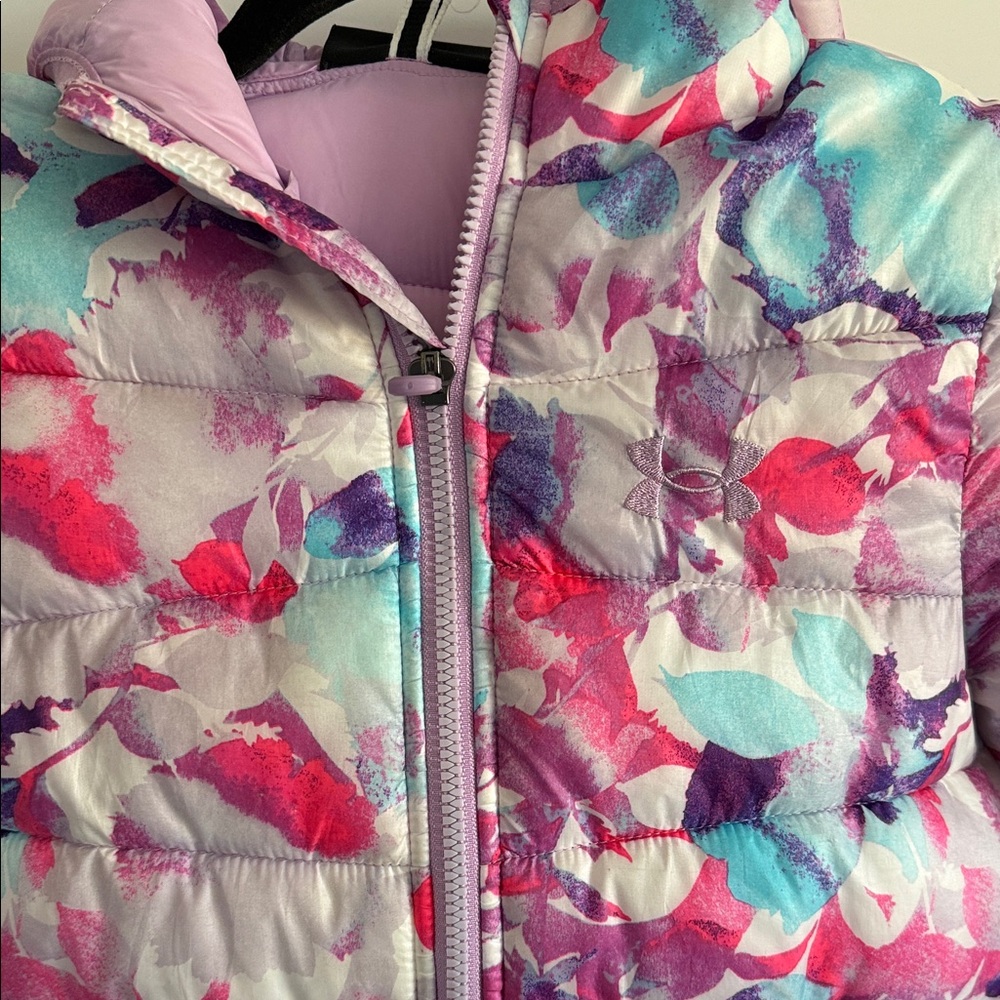 Under Armour Colorful Floral Puffer Jacket Size Small Girls - Picture 2 of 3